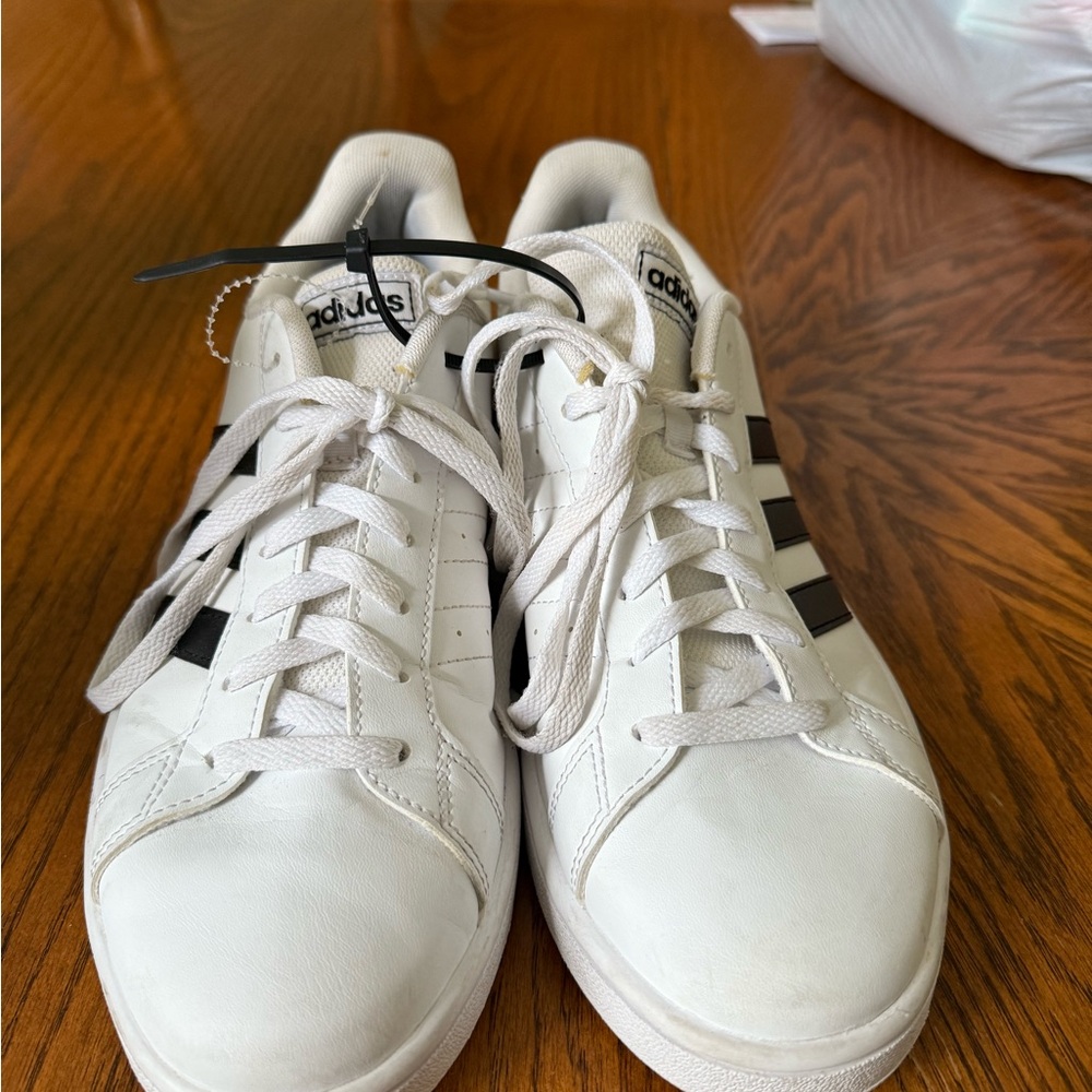 Adidas Grand Court Sneakers